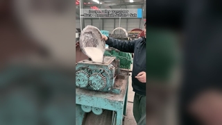 Granulator wytłaczający z podwójnym wałkiem do granulatora nawozów wieloskładnikowych