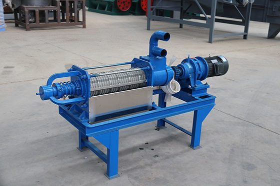 Stały separator cieczy drobiowej ze stali węglowej 3t / H 7kw